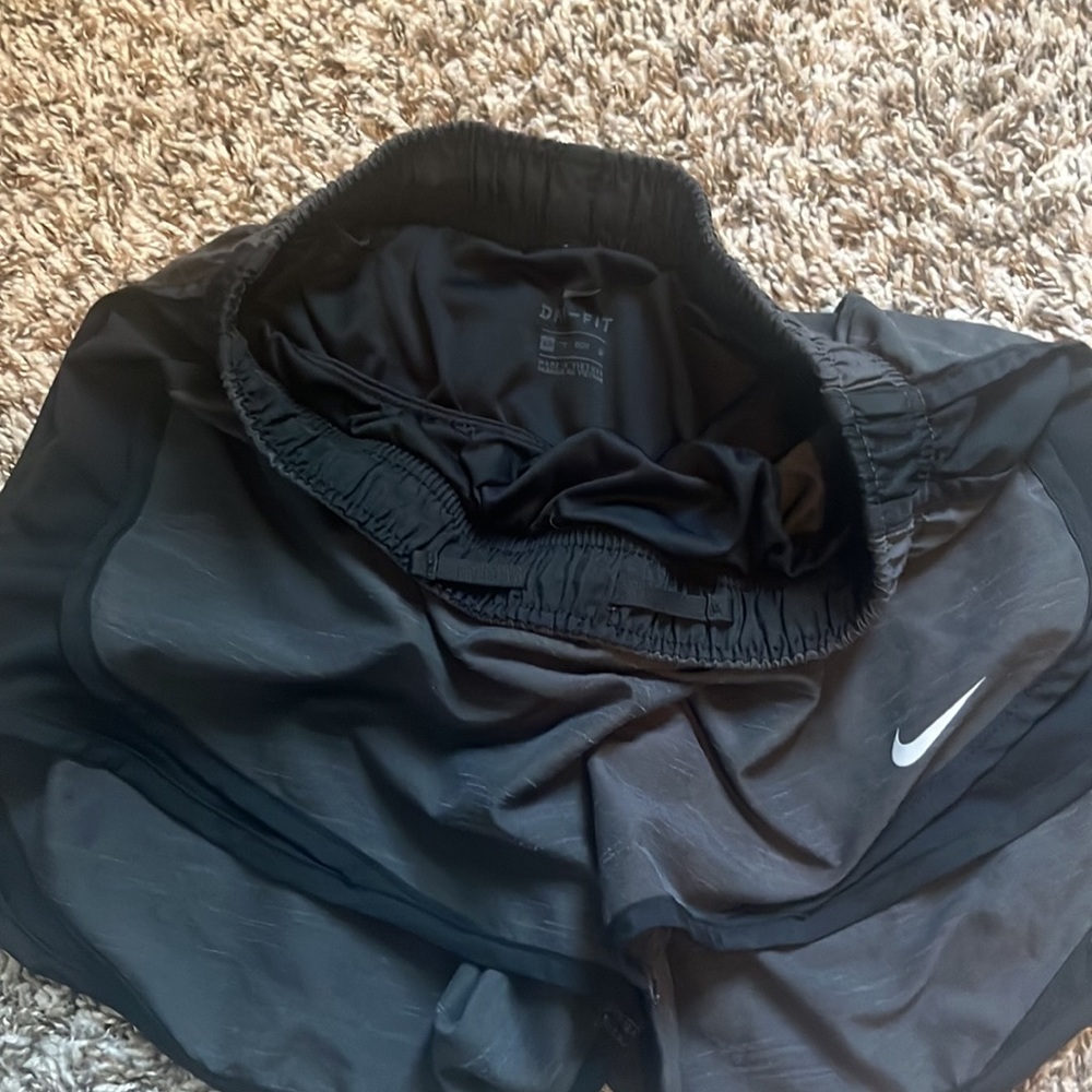 nike dry fit shorts. - Picture 2 of 3